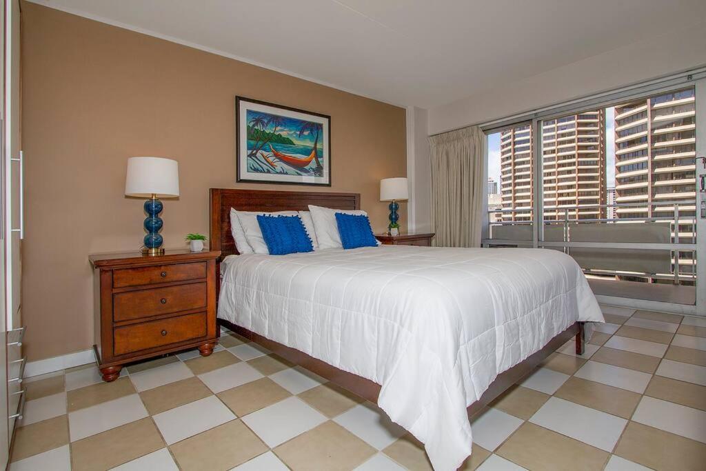 Resort Life At A Low Price- Ilikai Hotel Honolulu Zewnętrze zdjęcie