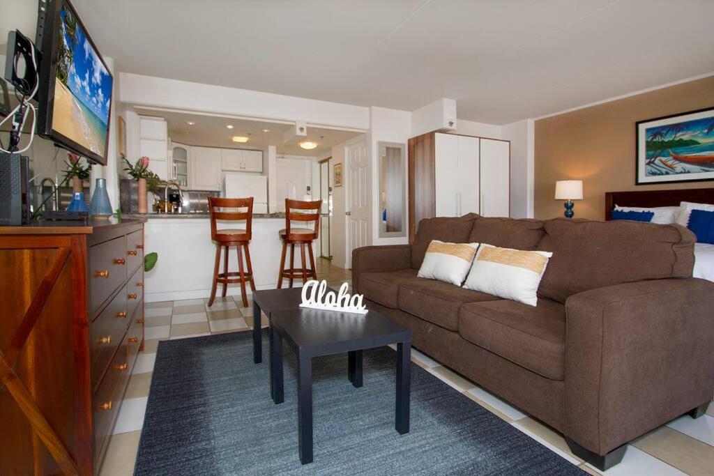 Resort Life At A Low Price- Ilikai Hotel Honolulu Zewnętrze zdjęcie