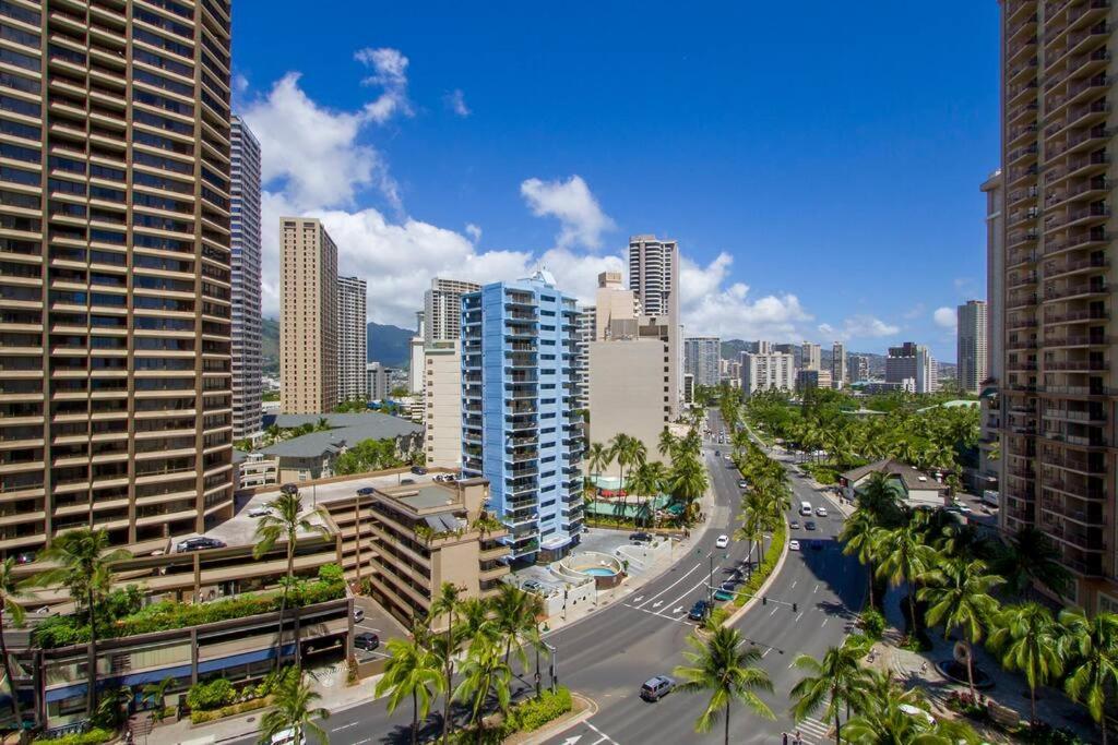 Resort Life At A Low Price- Ilikai Hotel Honolulu Zewnętrze zdjęcie